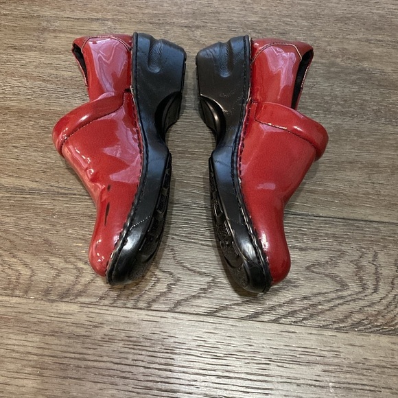 BOC Clogs Born Concept Margaret Red Clogs Patent Shoes Size 10/42 - Picture 8 of 12